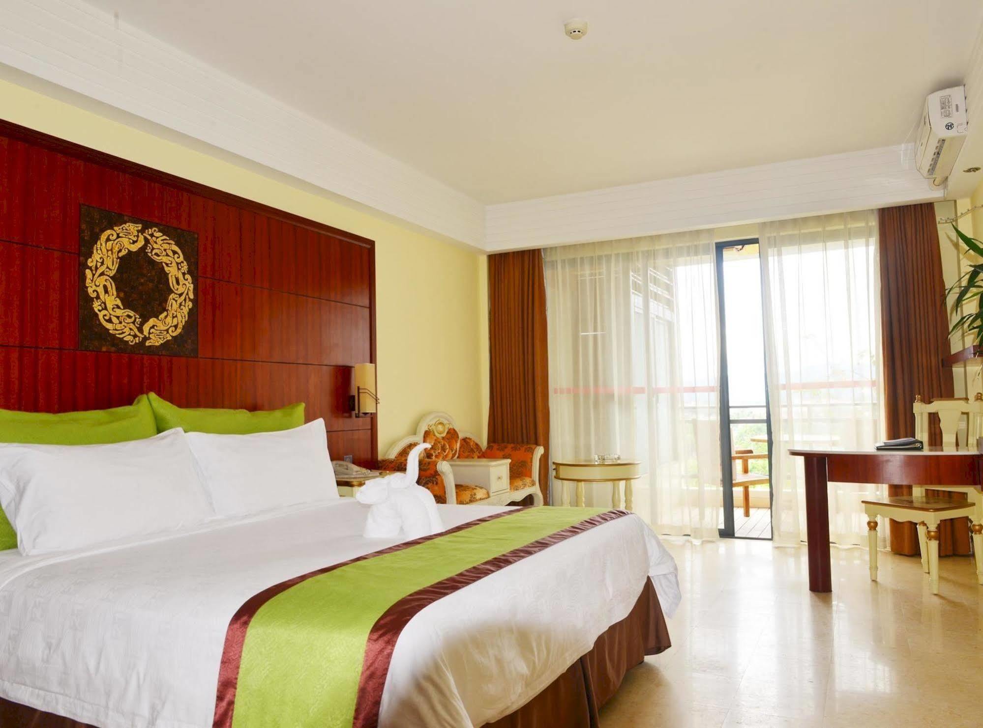 Xinglong Old Banyan Hotel - Wanning Exterior photo